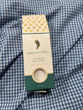Harper + Ari Peppermint Bliss Luxurious Bath Soak — Green